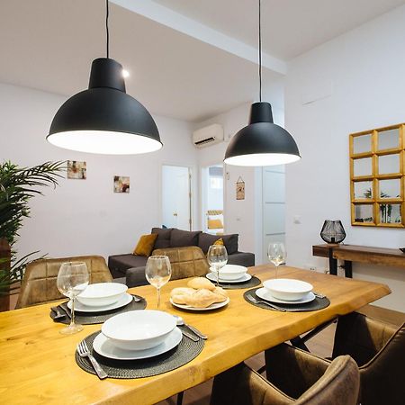Hostly Rbh0 Modern Apartment Севилья Экстерьер фото