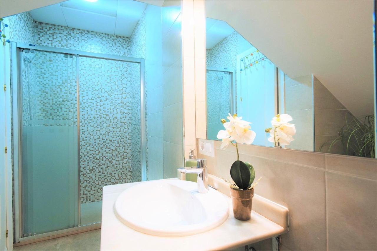 Hostly Rbh0 Modern Apartment Севилья Экстерьер фото