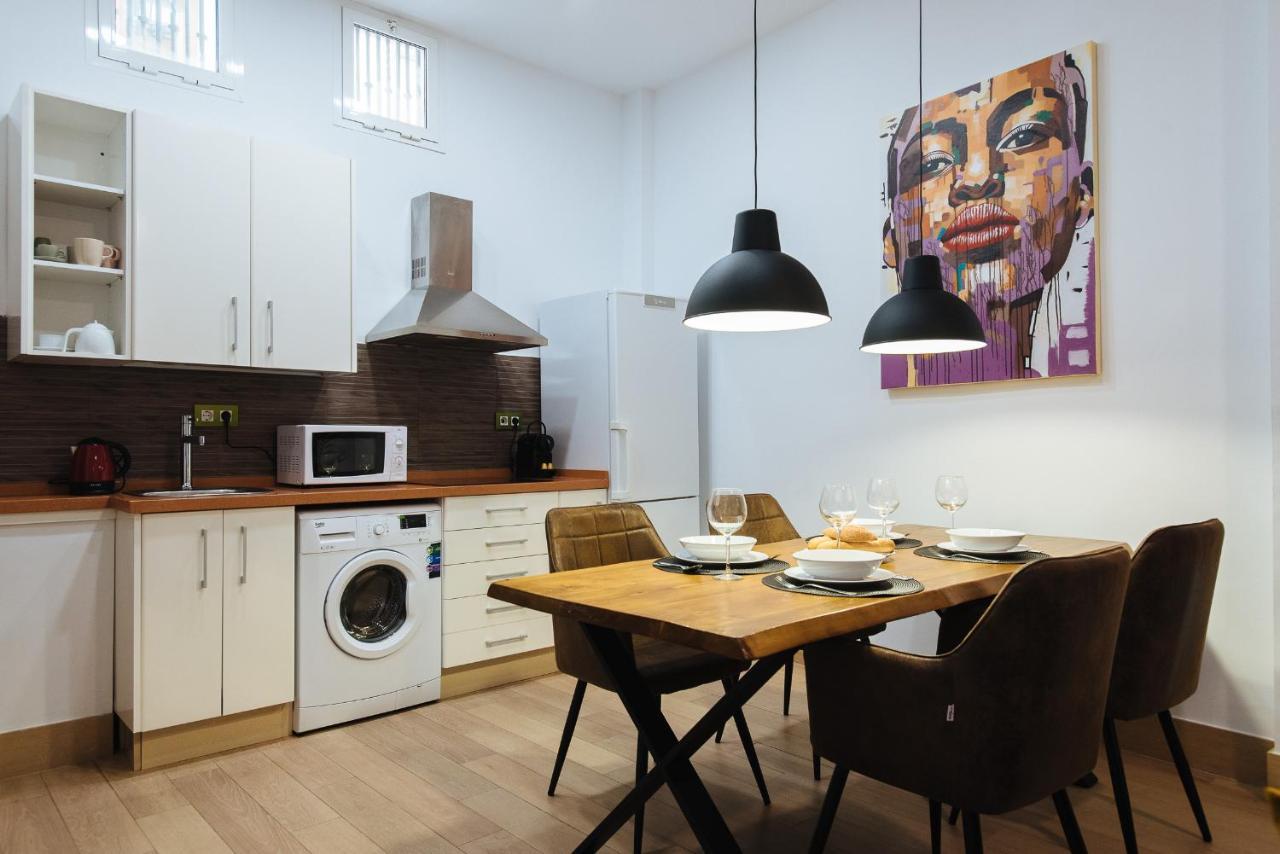 Hostly Rbh0 Modern Apartment Севилья Экстерьер фото